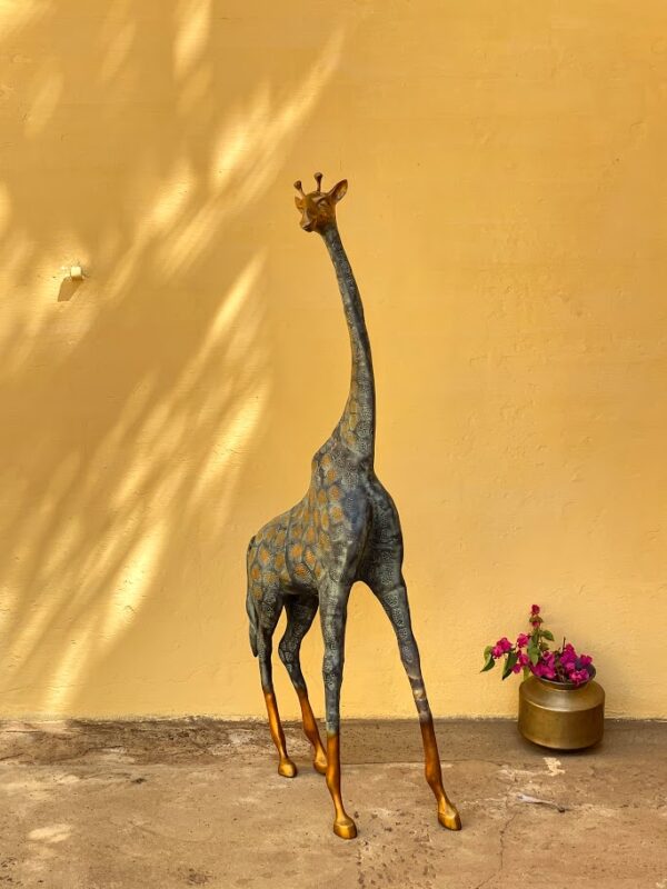 athepoo Girafee (19"x10"x53")