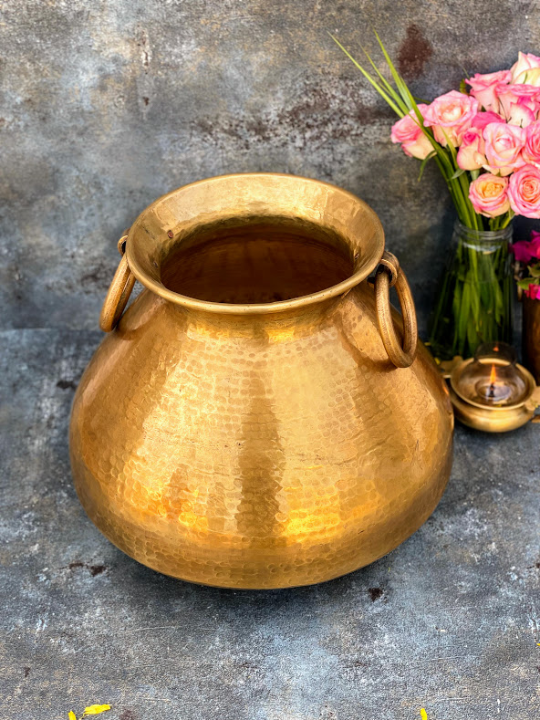 athepoo Hammered pot with handle (15″x15"x14.3")
